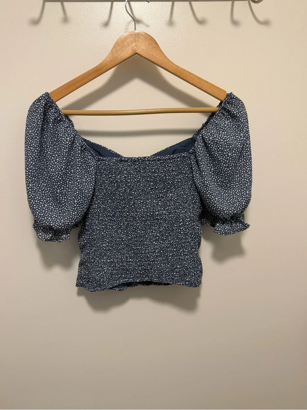 Abercrombie & Fitch Puff-Sleeve Smocked Crop Top Blouse size XS blue